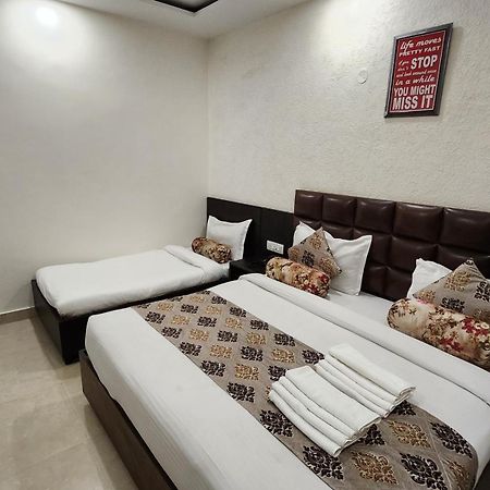 Hotel Krishna'S Near Golden Temple Амритсар Екстериор снимка