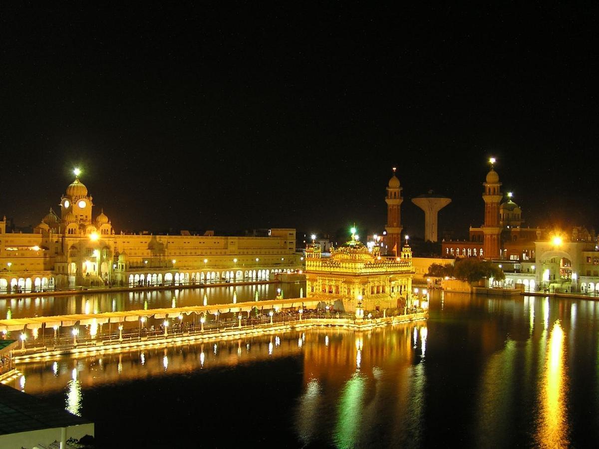 Hotel Krishna'S Near Golden Temple Амритсар Екстериор снимка