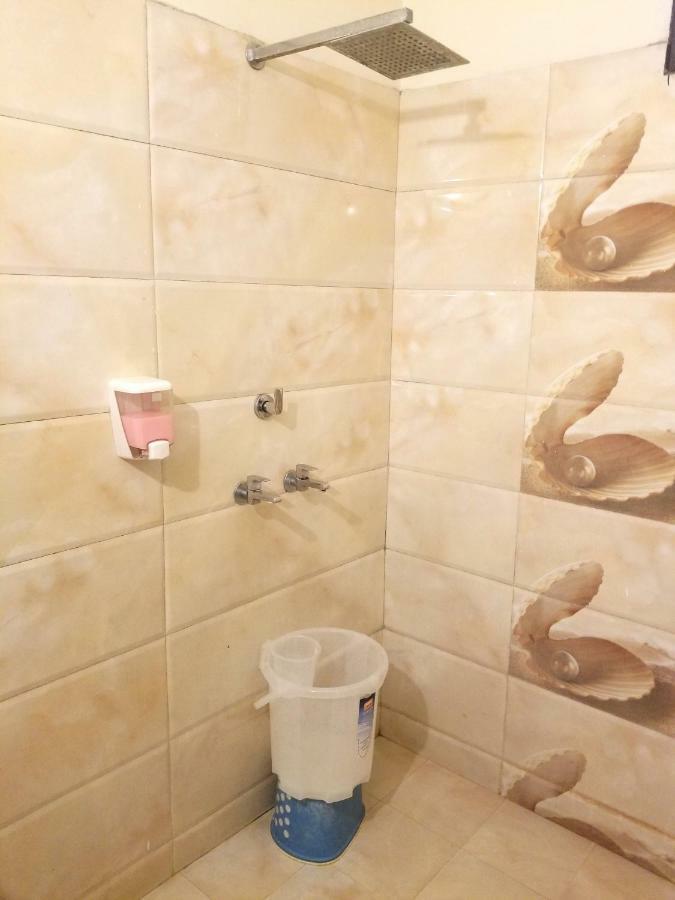 Hotel Krishna'S Near Golden Temple Амритсар Екстериор снимка